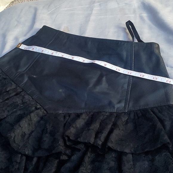 80s vintage CHIA, black leather, 3 tiered folded lace skirt. Size 4 - Picture 4 of 7